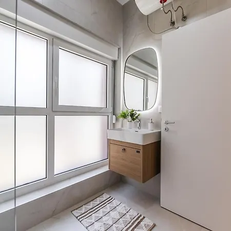 Olive House Modern Escape By Pikhost Appartement Tirana